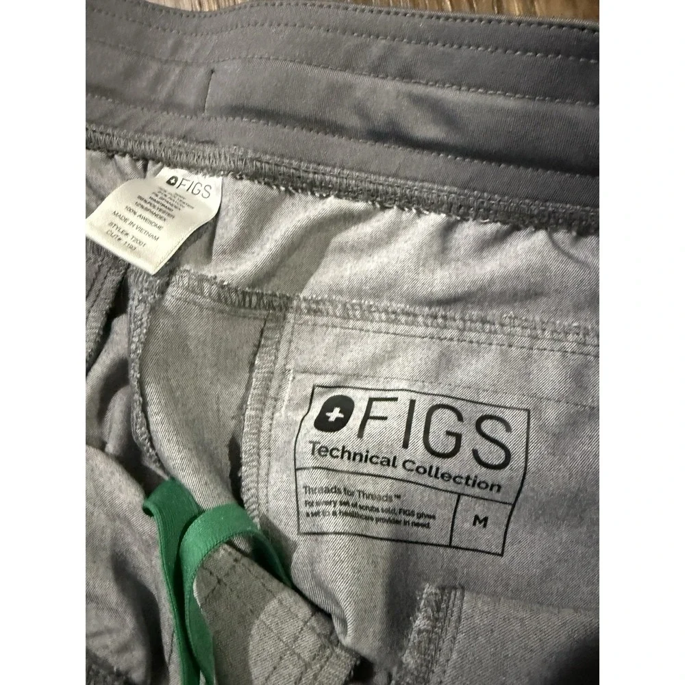 FIGS Technical Collection Cargo Scrub‎ Pants Medium